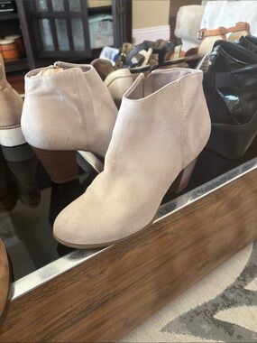 Old navy tan boots